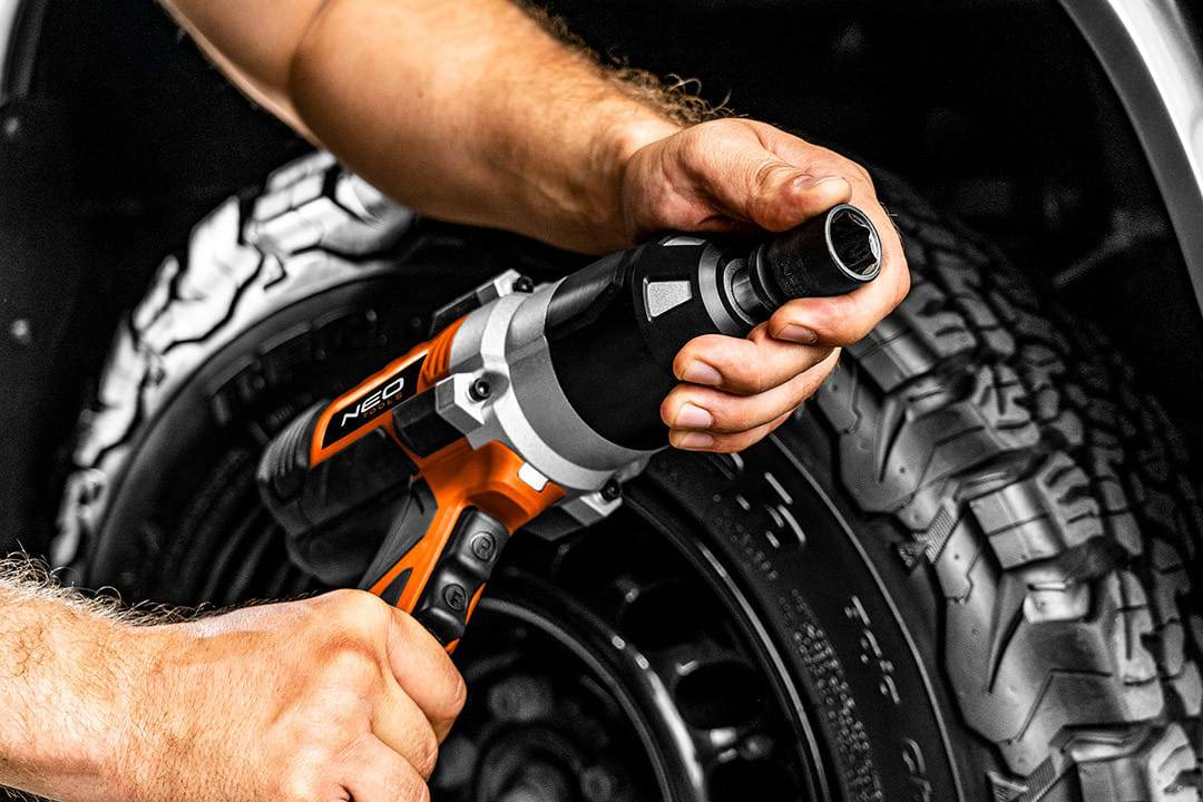 Neo Tools Clé à chocs électrique 1020 W 950 Nm - Le Comptoir du Soudeur