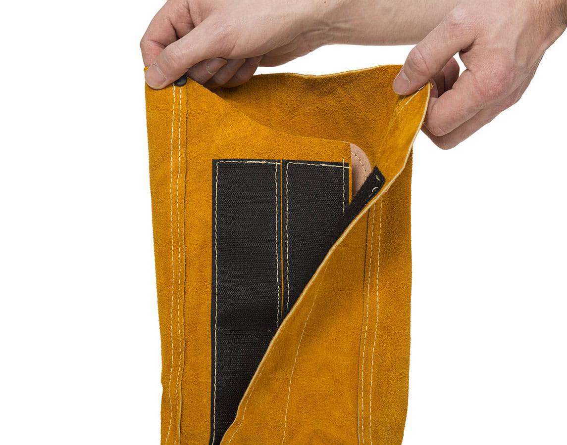 Weldas Golden Brown™ Protège-jambes de soudage en cuir avec coussin fendu en cuir de vache (paire), 36 cm L - Le Comptoir du Soudeur